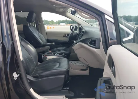 2019 Chrysler Pacifica Touring L z USA, uszkodzony, nr VIN 2C4RC1BG8KR650461